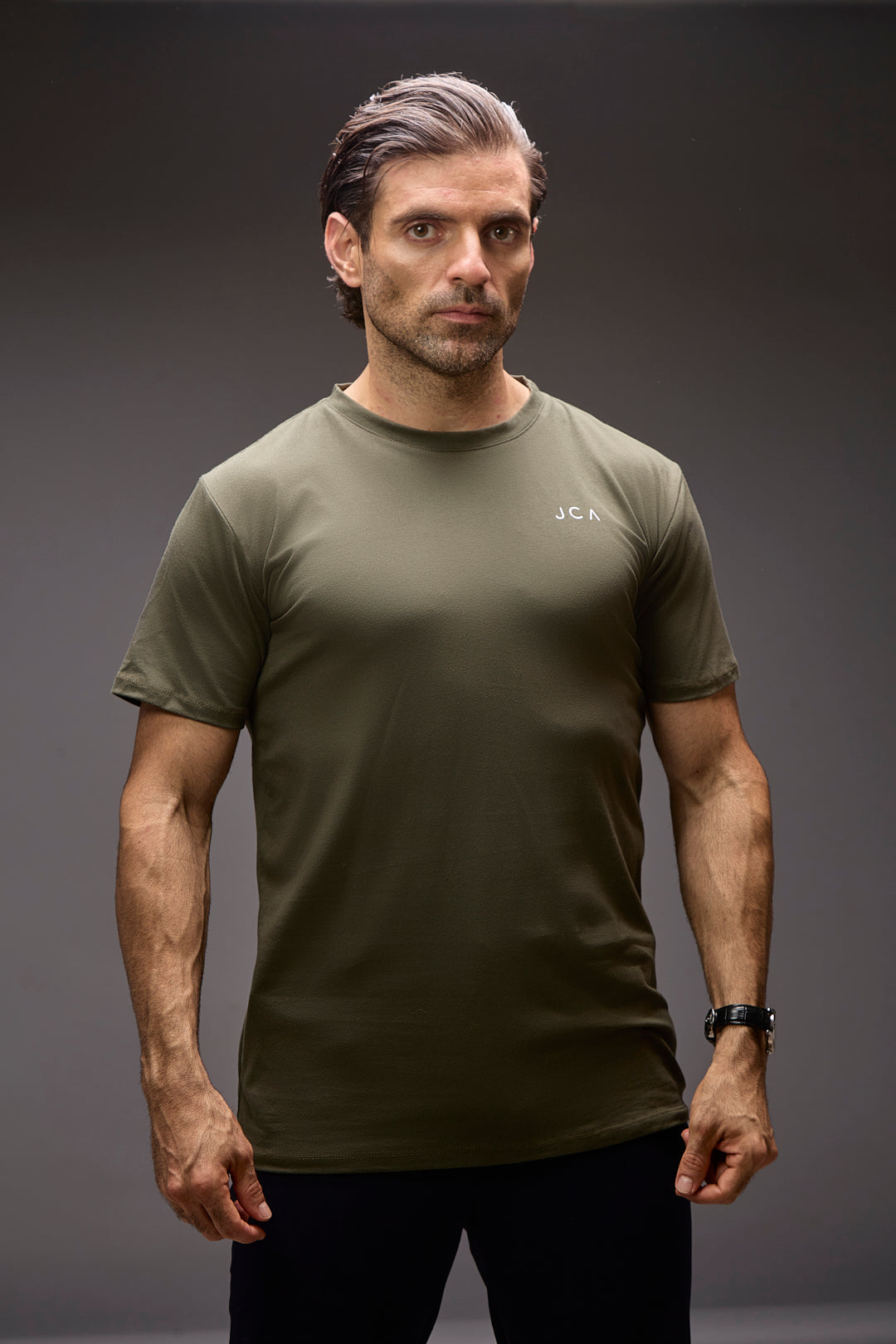 Camiseta Verde Militar Básica