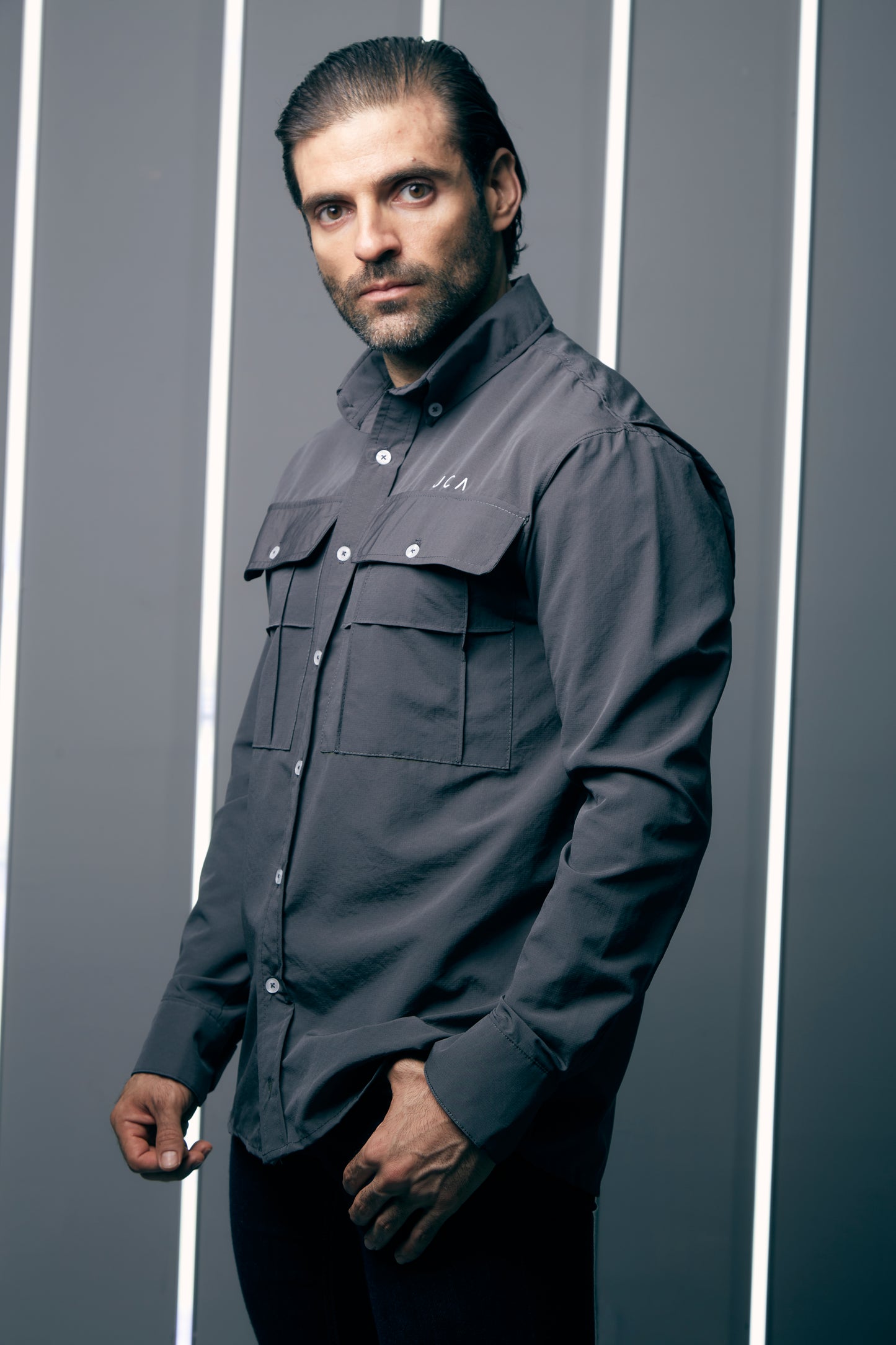 Camisa Gris Oscuro Hombre