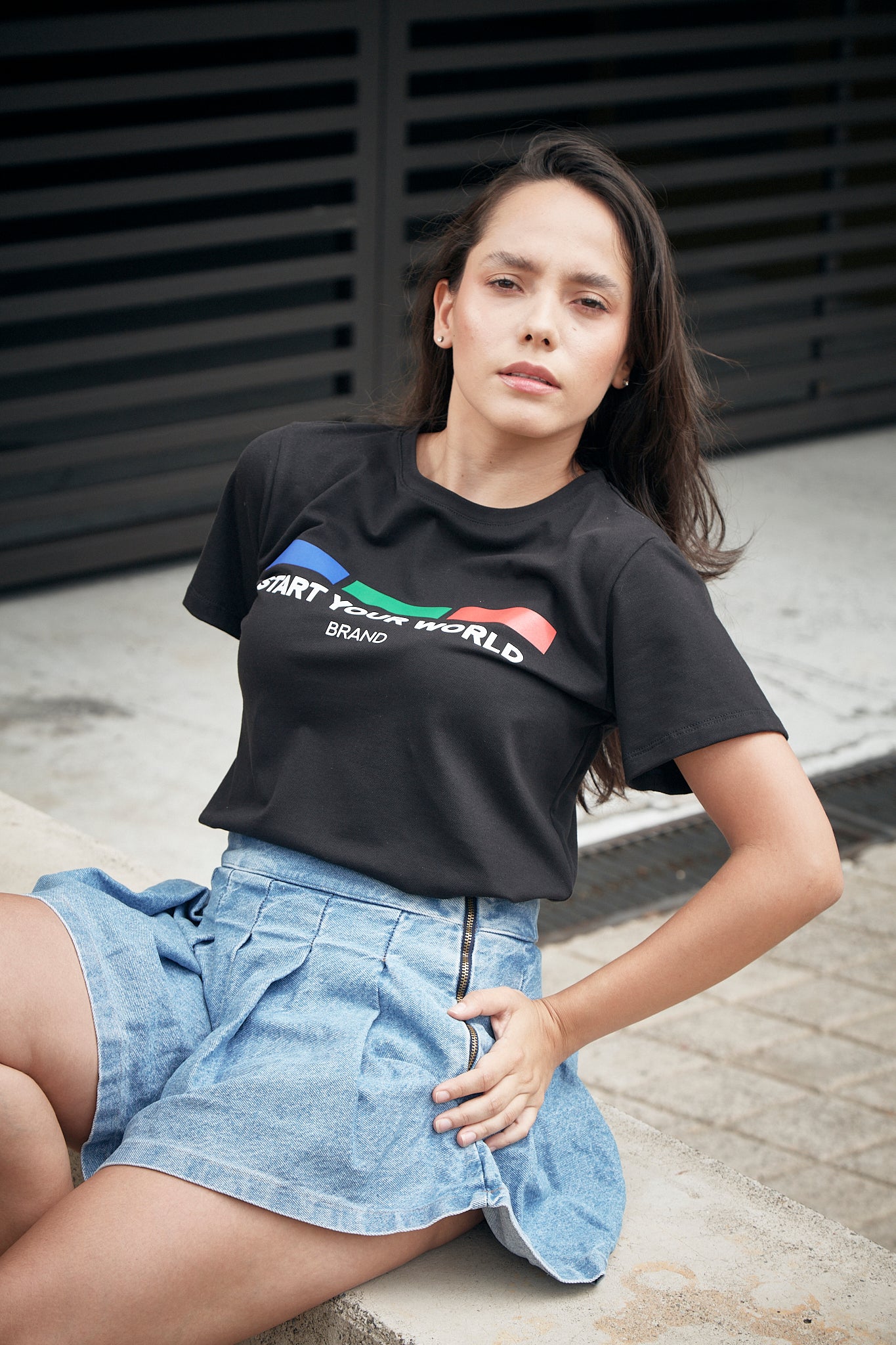 Camiseta Negra Start Your World