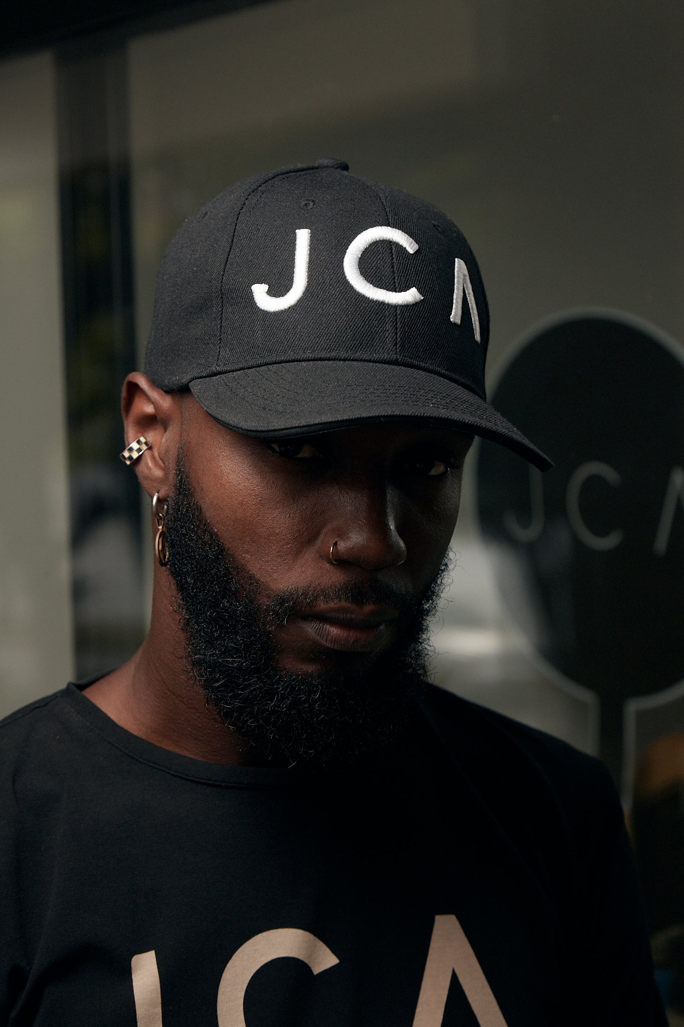 Gorra Negra Bordado Blanco