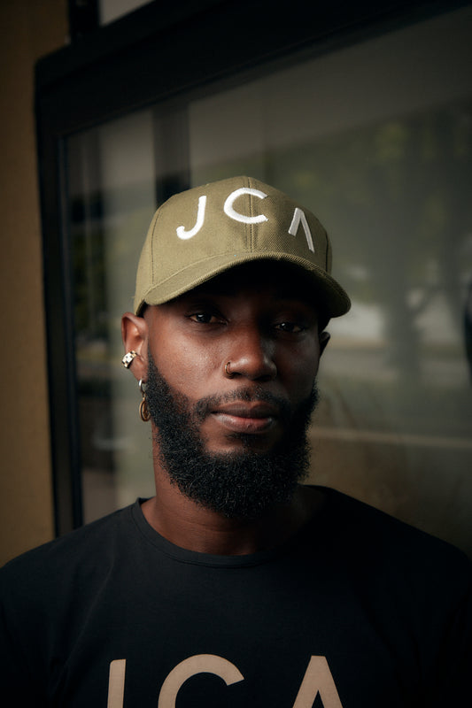 Gorra Verde Militar con Bordado Blanco